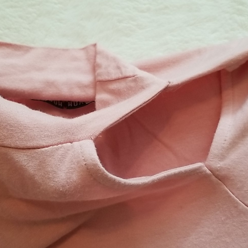 Women's Fashion Nova Cut out shirt Small EUC - Picture 5 of 6